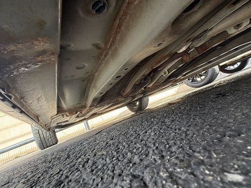 Used 2013 Dodge Avenger SE image 19