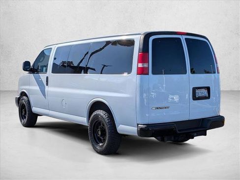 Used 2017 Chevrolet Express 2500 LS RWD image 8