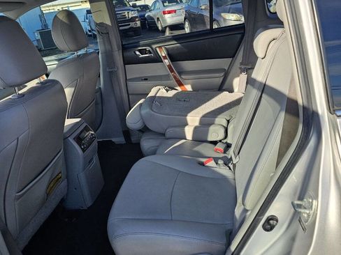 Used 2013 Toyota Highlander Limited image 15