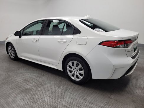 Used 2020 Toyota Corolla LE image 3