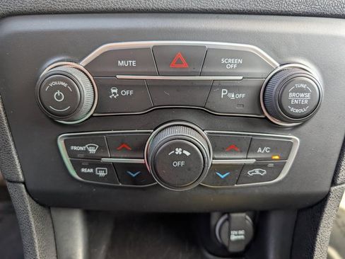 Used 2023 Dodge Charger SXT image 14