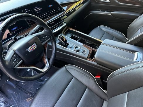 Used 2023 Cadillac Escalade ESV Premium Luxury w/ LPO, Radiant Package AWD/4WD image 9