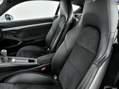 Used 2016 Porsche Cayman GT4 image 21