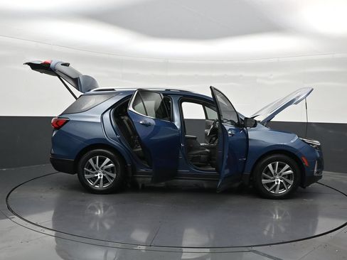 Used 2024 Chevrolet Equinox Premier FWD image 32
