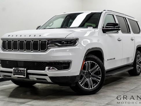 Used 2024 Jeep Wagoneer L Series II w/ Flexible Seating Group image 1