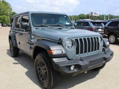Used 2024 Jeep Wrangler Unlimited Sport AWD/4WD image 6