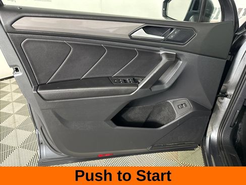Used 2024 Volkswagen Tiguan SE w/ Panoramic Sunroof Package AWD/4WD image 10