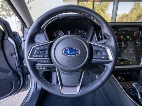 Used 2025 Subaru Outback Premium AWD/4WD image 12