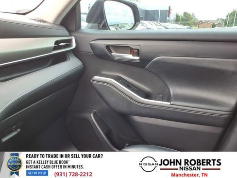 Used 2023 Toyota Highlander XLE image 9