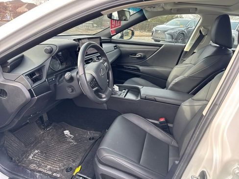 Used 2025 Lexus ES 350 w/ Premium Package image 10