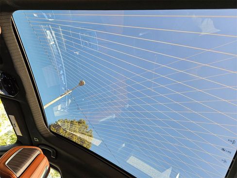 Used 2024 BMW i7 xDrive60 image 19