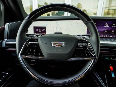 Used 2026 Cadillac Escalade Luxury w/ Touring Package AWD/4WD image 15