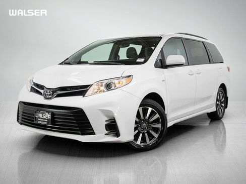 Used 2018 Toyota Sienna LE AWD/4WD image 1