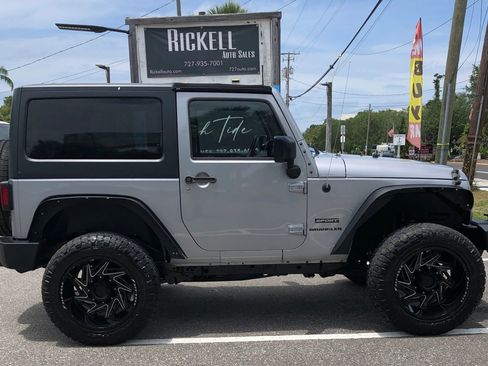 Used 2015 Jeep Wrangler Sport w/ Quick Order Package 24S AWD/4WD image 2