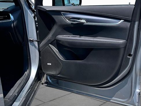 Used 2025 Cadillac XT6 Luxury FWD image 23