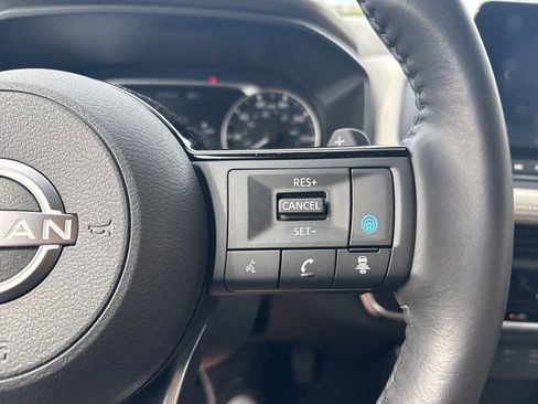 Used 2023 Nissan Rogue SV w/ SV Premium B Package image 16