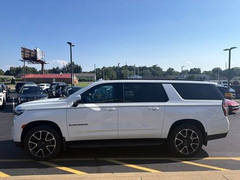 Used 2022 Chevrolet Suburban RST w/ Luxury Package AWD/4WD image 4