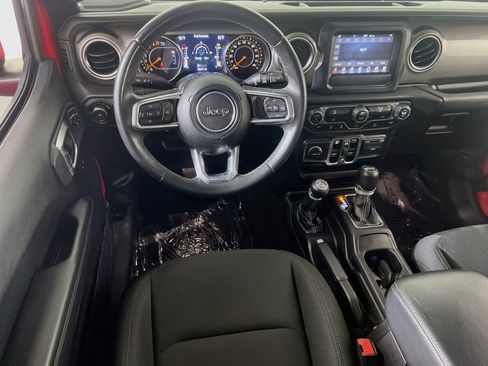 Used 2018 Jeep Wrangler Unlimited Sahara w/ Dual Top Group AWD/4WD image 20