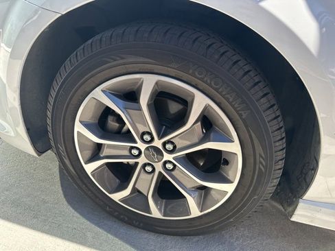 Used 2018 Chevrolet Sonic LT image 17