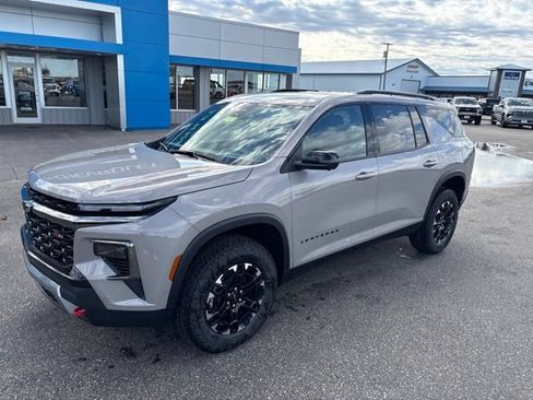 New 2027 Chevrolet Traverse Z71 w/ Enhanced Driving Package AWD/4WD image 2