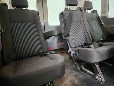 Used 2019 Ford Transit 350 XLT image 30