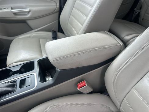 Used 2018 Ford Escape Titanium w/ Ford Safe & Smart Package AWD/4WD image 21