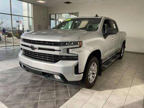 Used 2019 Chevrolet Silverado 1500 RST image 2