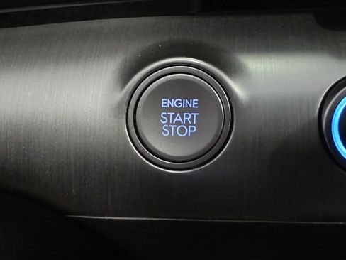 Certified 2025 Hyundai Kona SEL FWD image 35