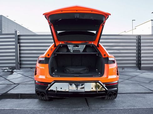 Used 2025 Lamborghini Urus SE image 15