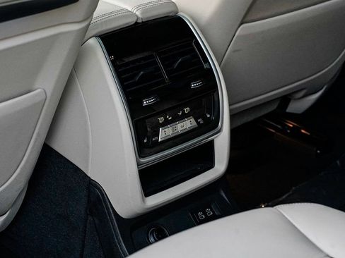 Certified 2025 BMW X7 M60i w/ Executive Package image 20