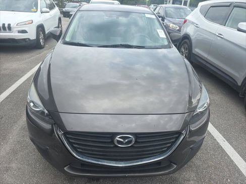 Used 2017 MAZDA MAZDA3 Sport FWD image 3