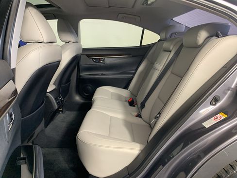 Used 2018 Lexus ES 350 w/ Navigation System Package FWD image 32