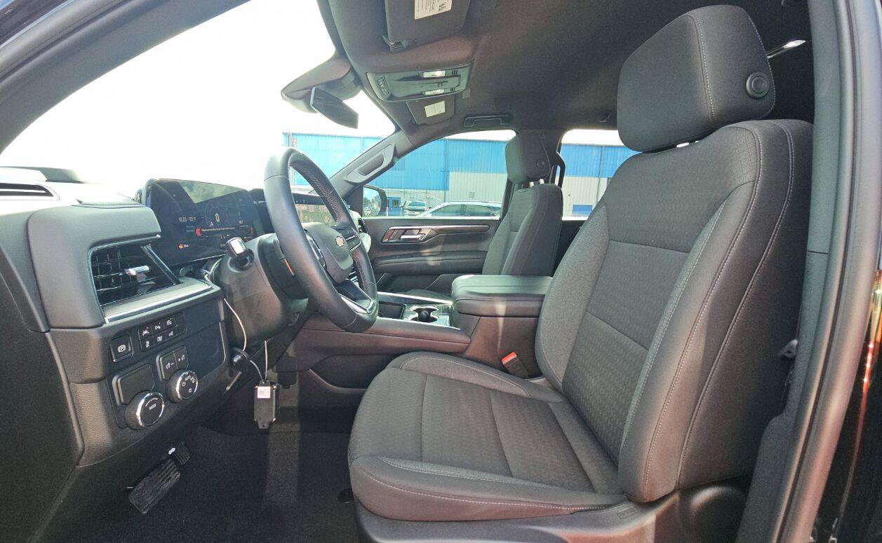 Used 2026 Chevrolet Suburban LS w/ LPO, Dark Essentials Package RWD image 3
