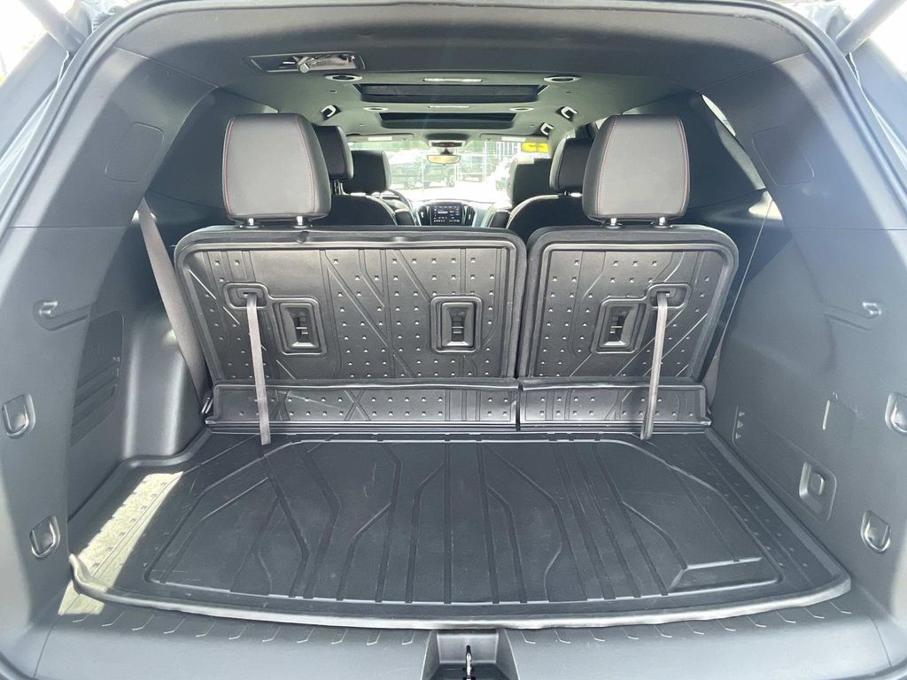 Used 2023 Chevrolet Traverse RS w/ LPO, Floor Liner Package AWD/4WD image 11