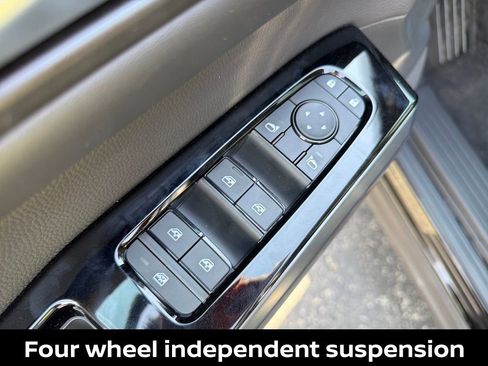 New 2026 Nissan Pathfinder SL image 14