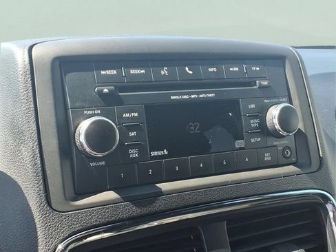 Used 2015 Dodge Grand Caravan SE FWD image 8
