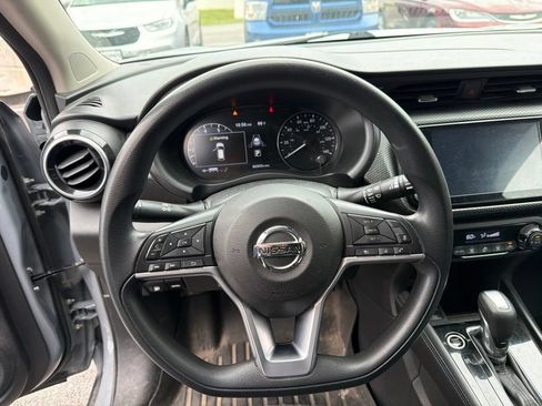 Used 2021 Nissan Kicks SV FWD image 15