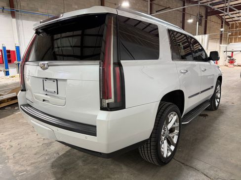 Used 2016 Cadillac Escalade Luxury RWD image 8