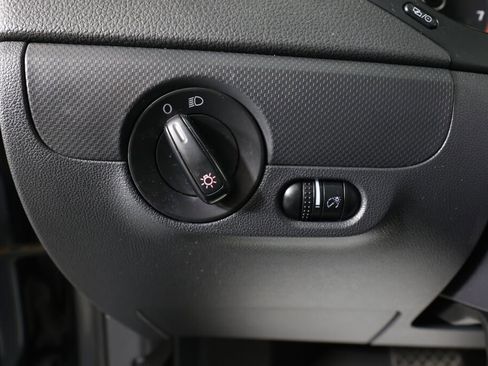 Used 2014 Volkswagen Jetta SE image 32