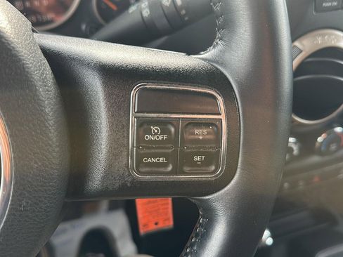 Used 2016 Jeep Wrangler Unlimited Sahara image 22