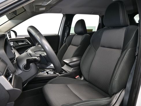 Used 2022 Mitsubishi Outlander ES image 10