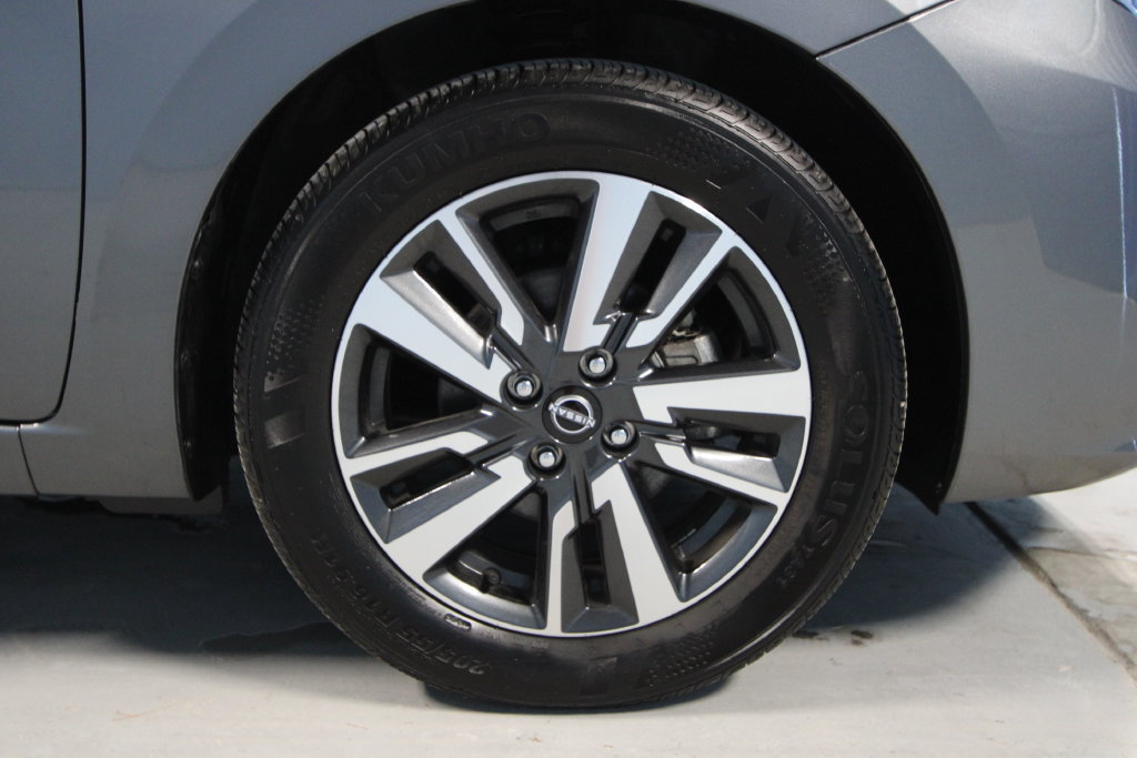 Used 2025 Nissan Versa SV FWD image 33