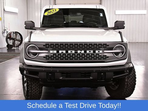 Used 2025 Ford Bronco Badlands AWD/4WD image 2