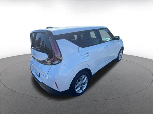 Used 2025 Kia Soul LX w/ LX Technology Package FWD image 7