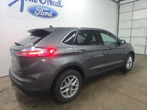 Used 2024 Ford Edge SEL w/ Convenience Package AWD/4WD image 11