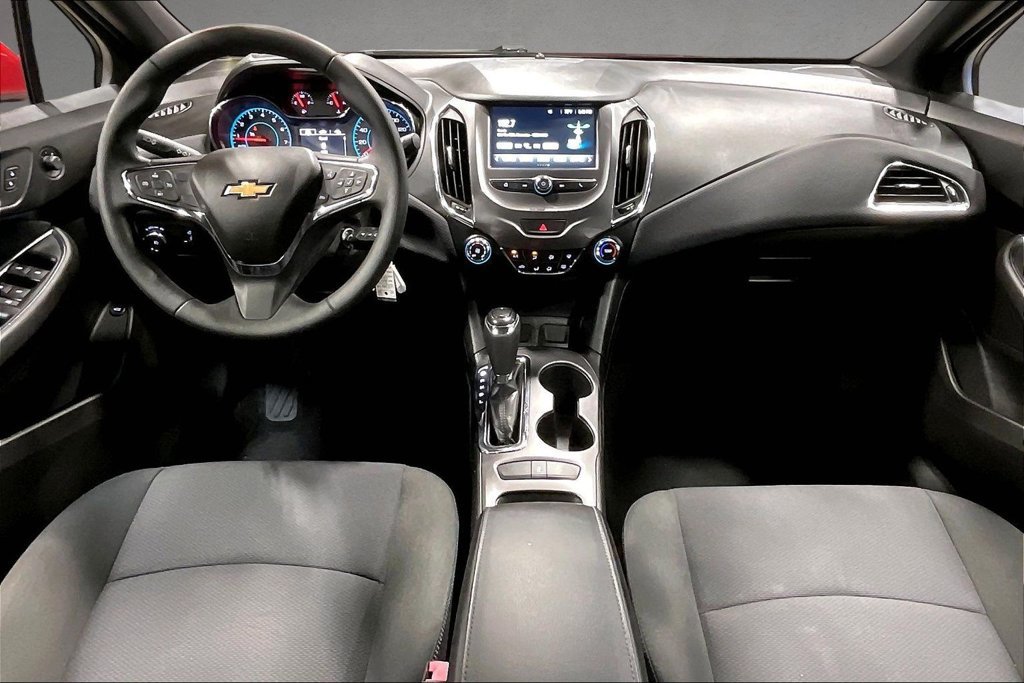 Used 2017 Chevrolet Cruze LT w/ RS Package FWD image 8