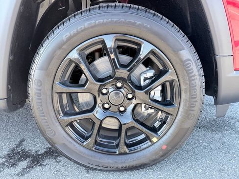 New 2026 Jeep Compass Latitude image 28