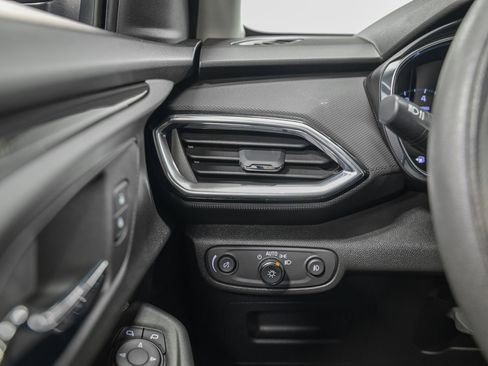 Used 2023 Chevrolet TrailBlazer LT image 18