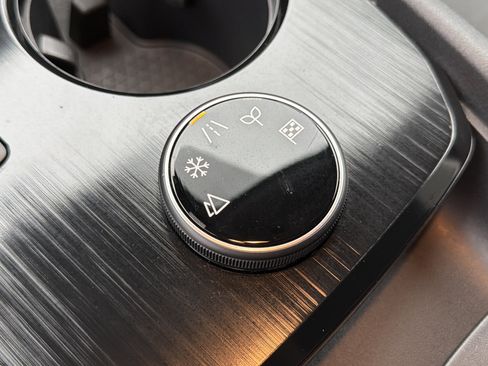 Used 2024 Nissan Rogue SL w/ SL Premium Package image 35