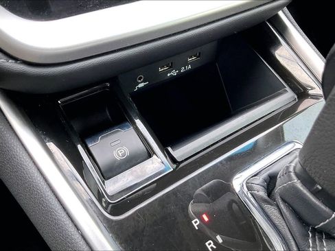 Used 2022 Subaru Outback Premium image 24